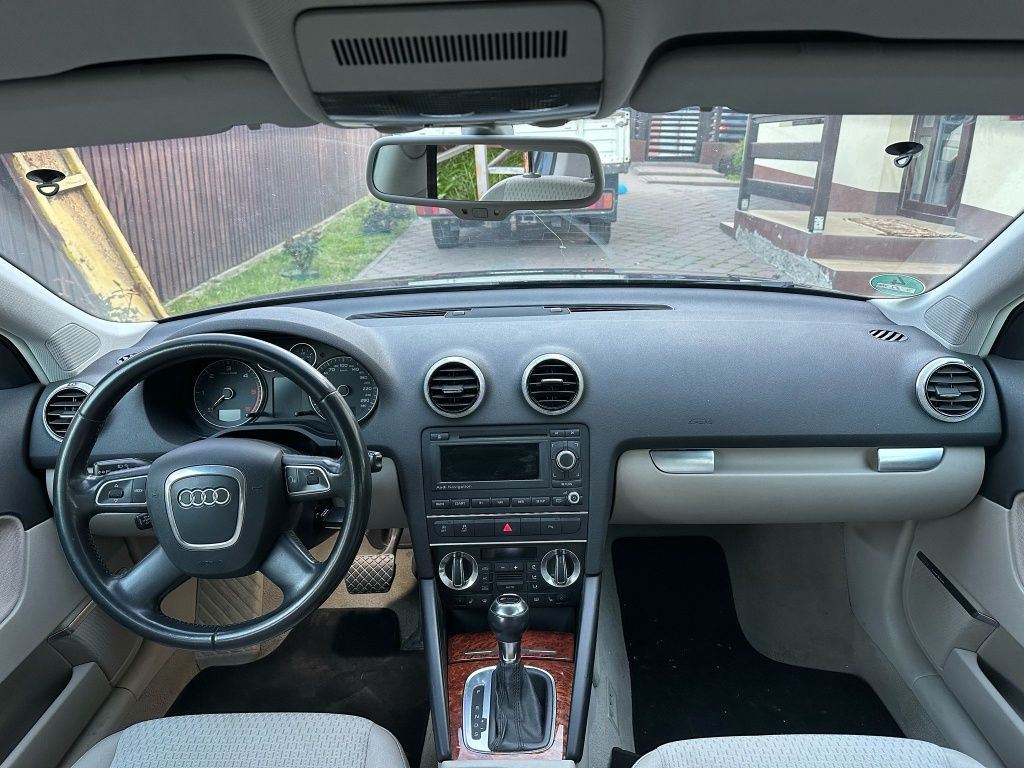 Audi A3 facelift,  an 2011,  cutie automată