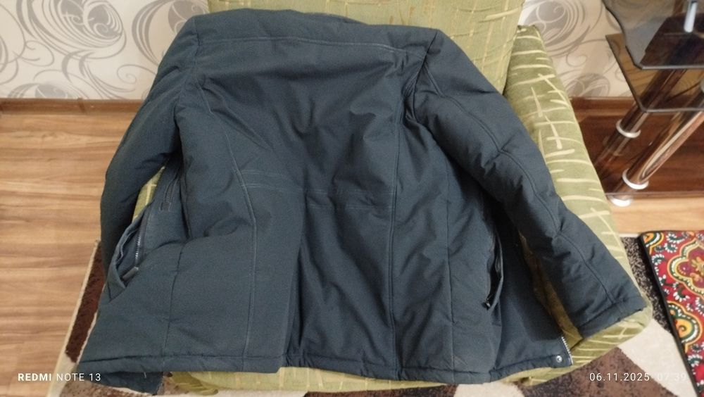 Продается мужская куртка