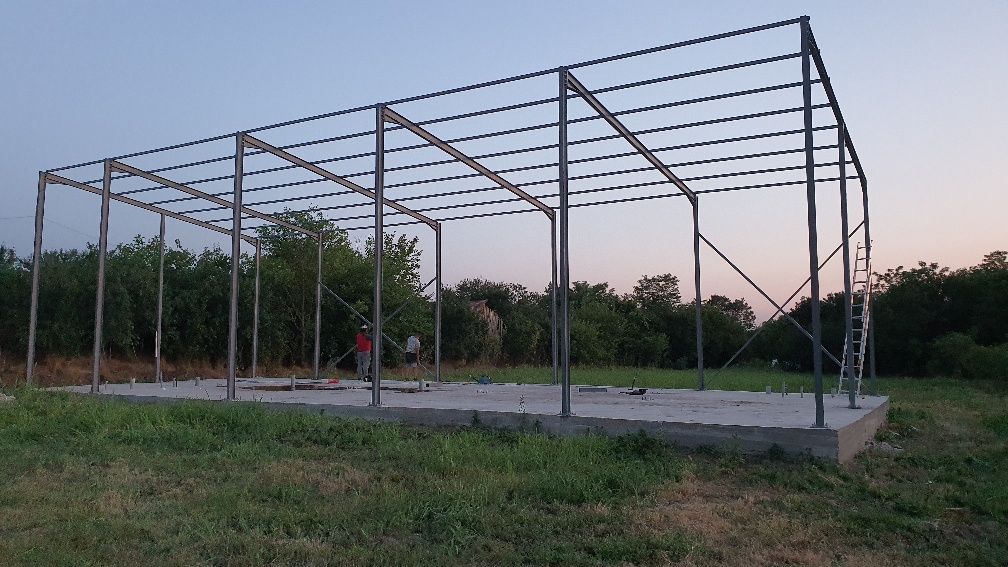 Hala 8x20m structura metalica pe suruburi demontabila cu montaj inclus