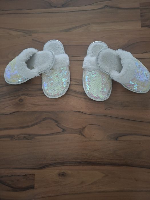 Papuci casa cu sclipici marime 31
