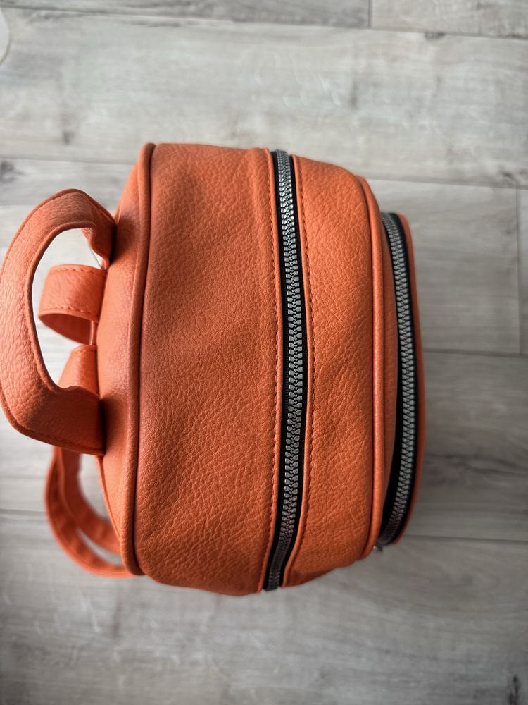 Rucsac foarte incapator, tineresc, culoare orange!