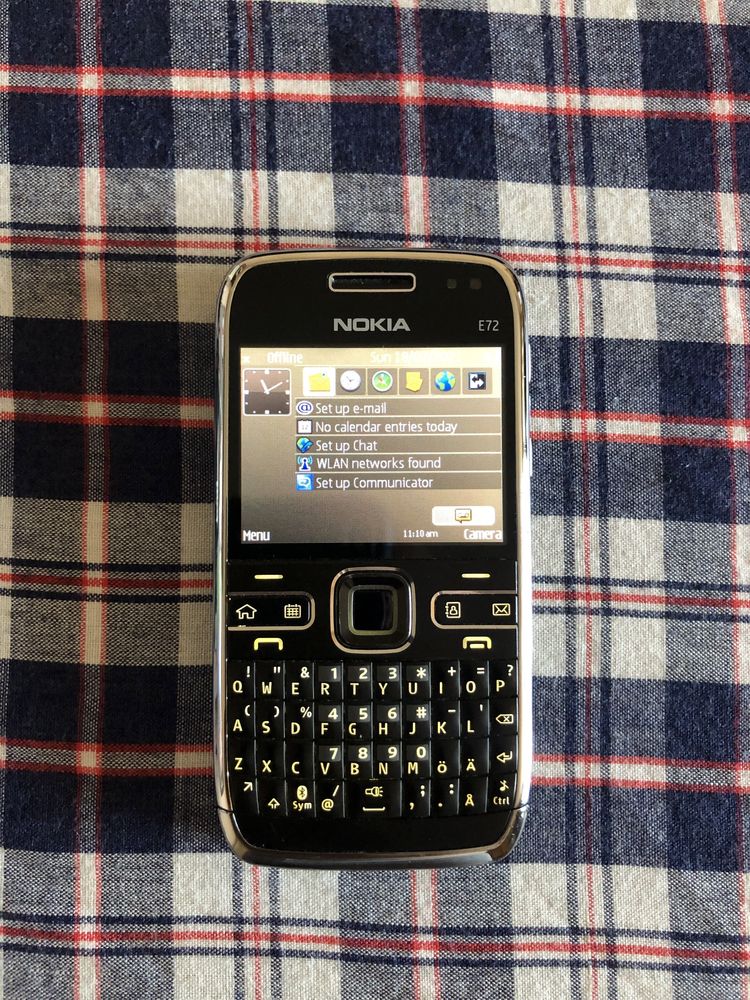 Мобилен телефон GSM Nokia E72