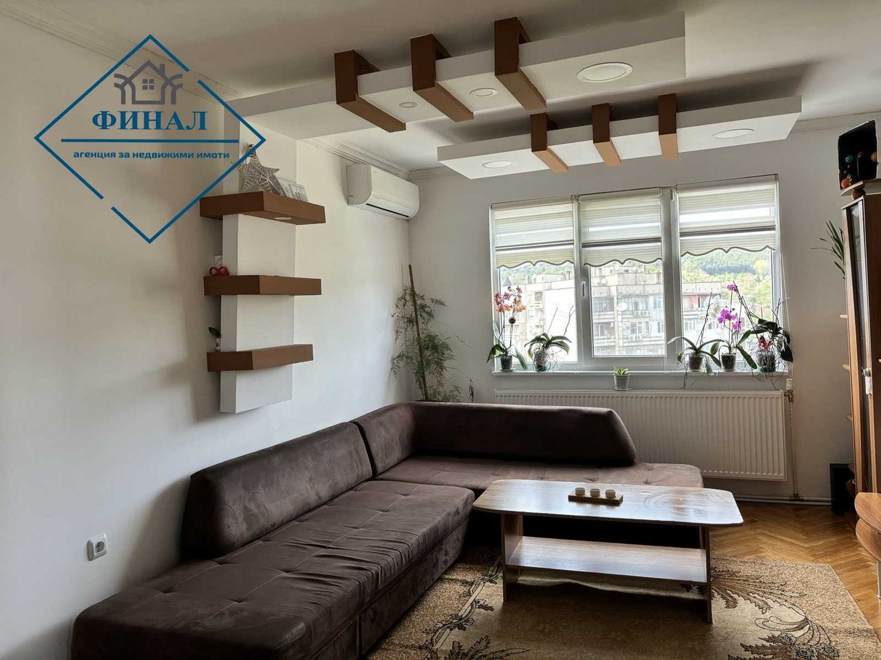 Продава се Четиристаен апартамент в Шумен, Боян Българанов 1 - 103 кв.м за 926 €/кв.м - Снимка #3