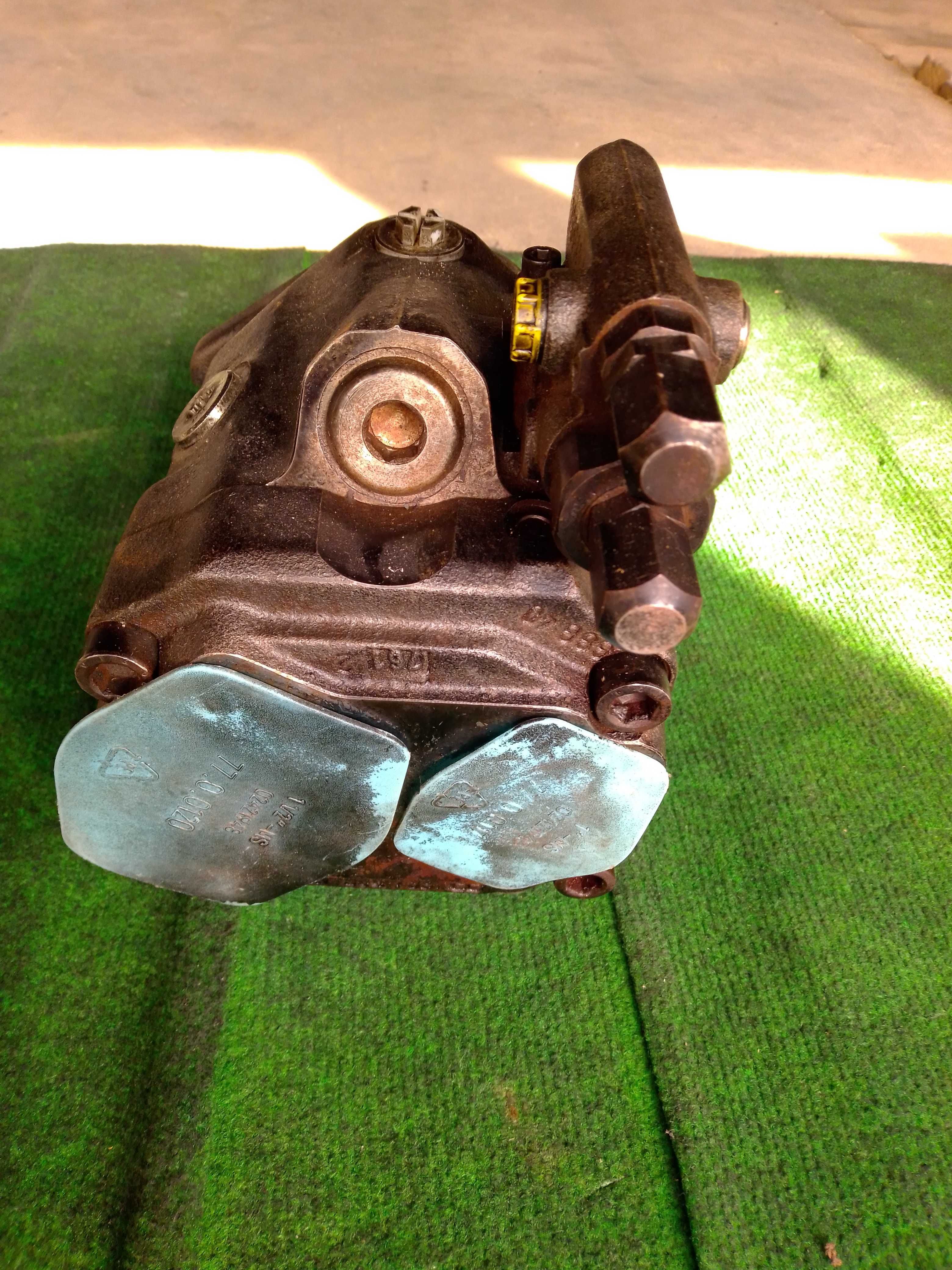 Хидравлична помпа_Hydraulic pump