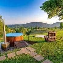 Cabana, casa de in muntii Apuseni in comuna Bratca, panoramă specială