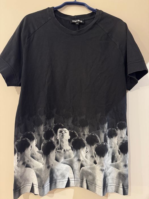 Totaly erected/Luda тениски