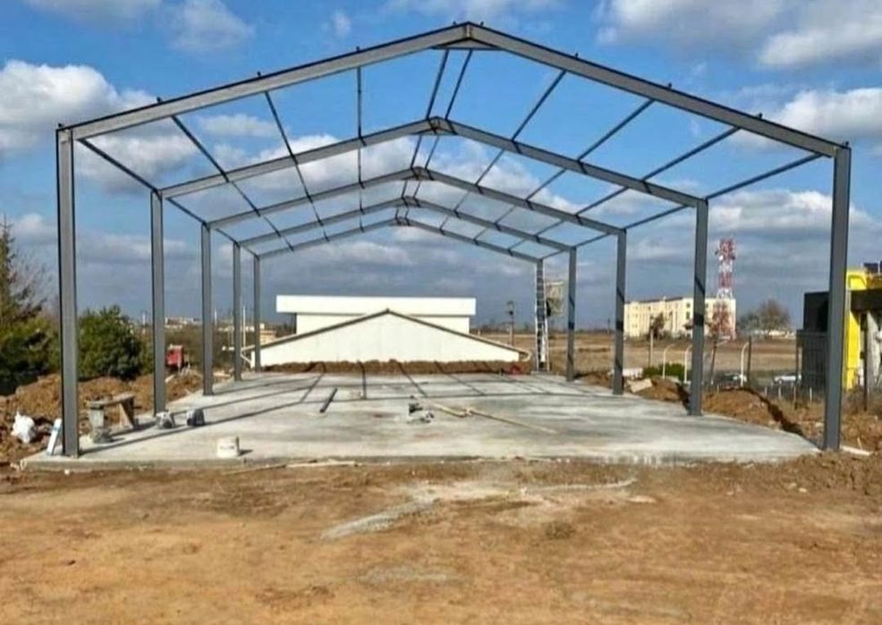 vând structură metalică 10  deschidere 25 lungime 4 m la ștrașină din