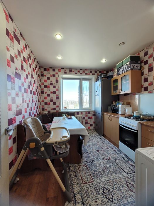 Продам 2 комн.район 1 000 мелочей