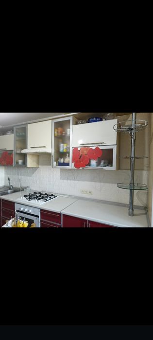 Продается кухонный гарнитур ! Цена 50000 тг