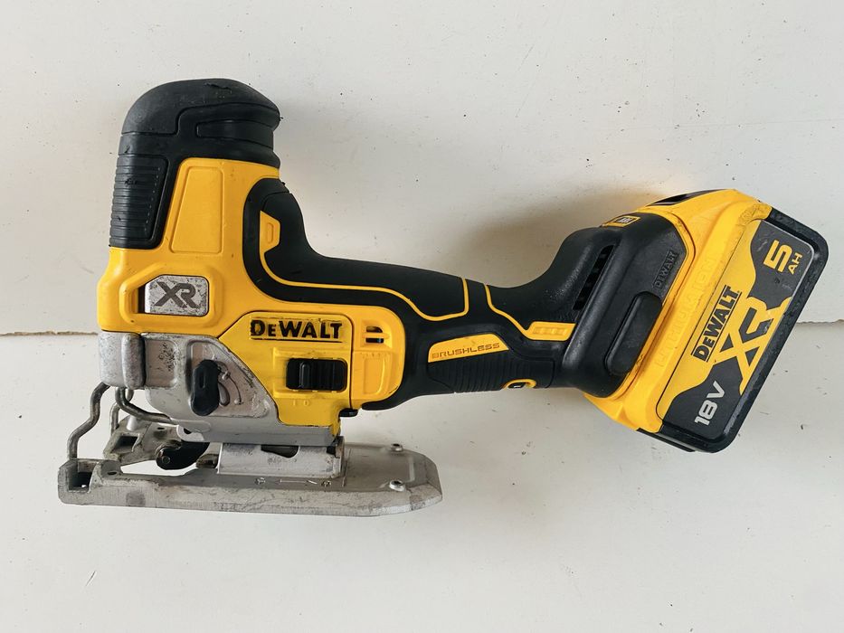 Dewalt pendular DCS 335