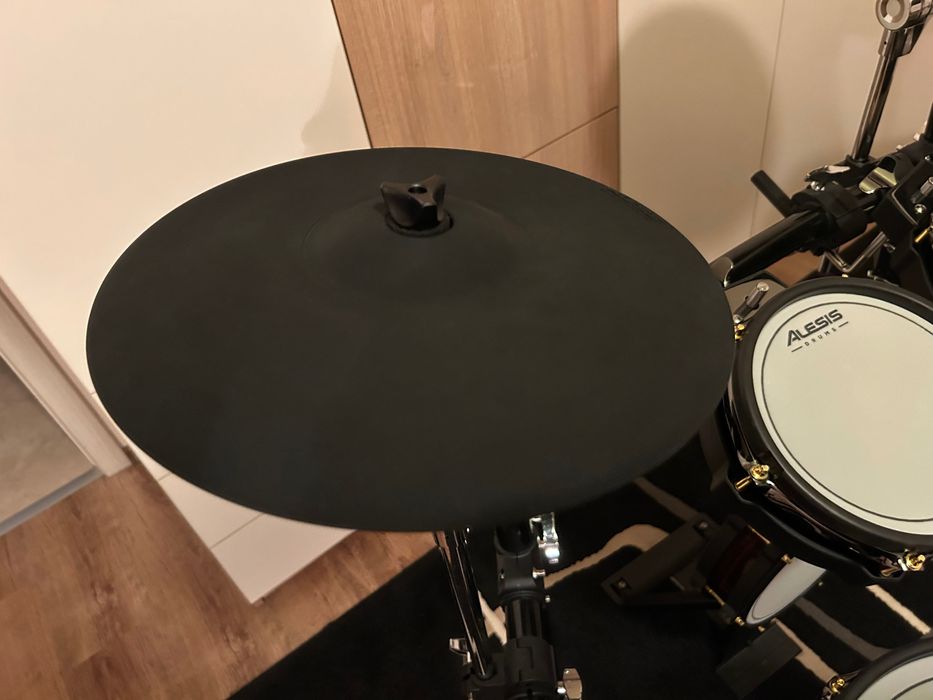 Alesis Strata Core Drum Set
