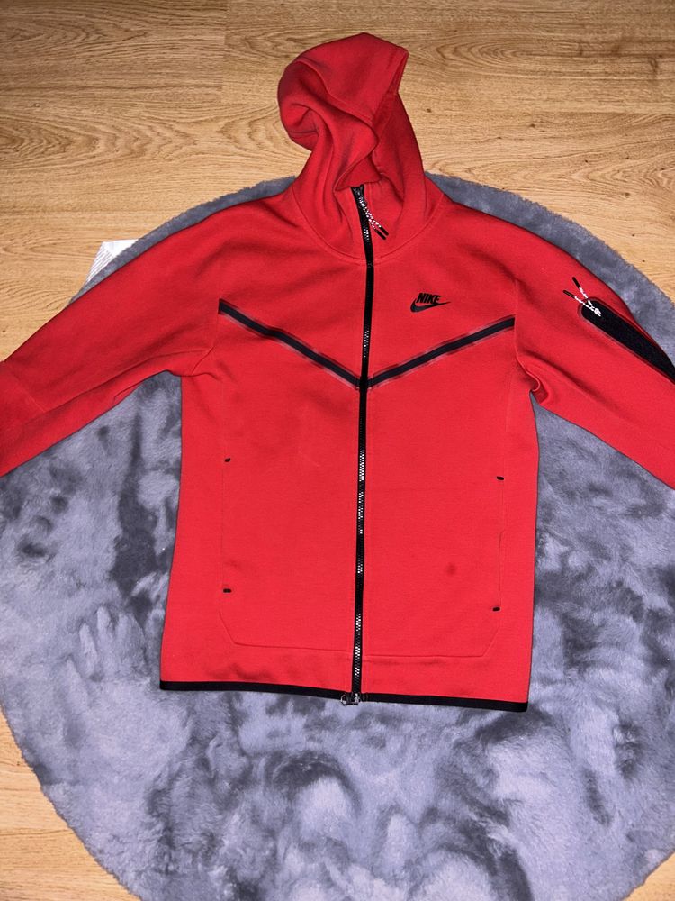 Tech fleece hoodie red