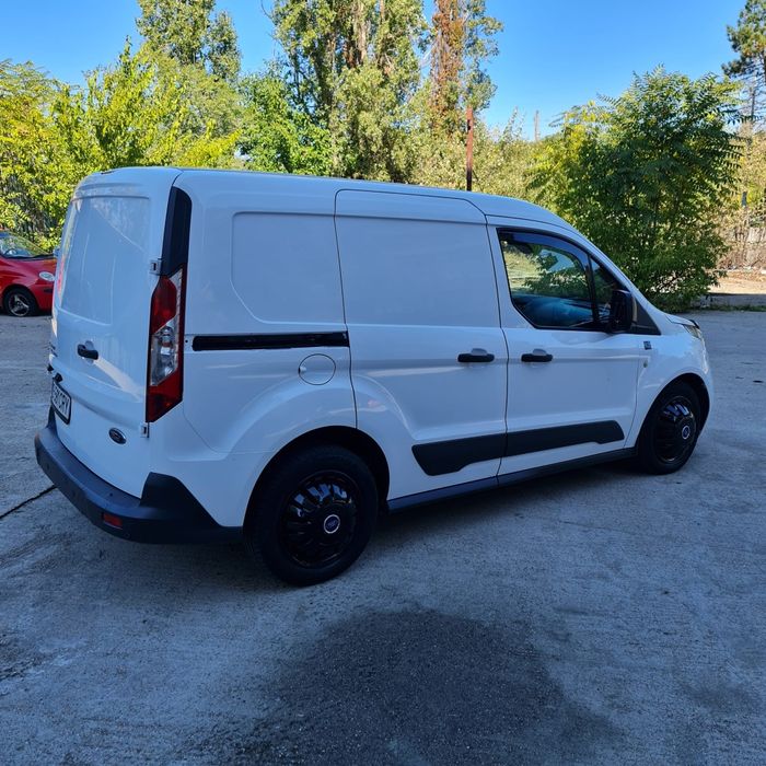 Vând schimb ford transit connect