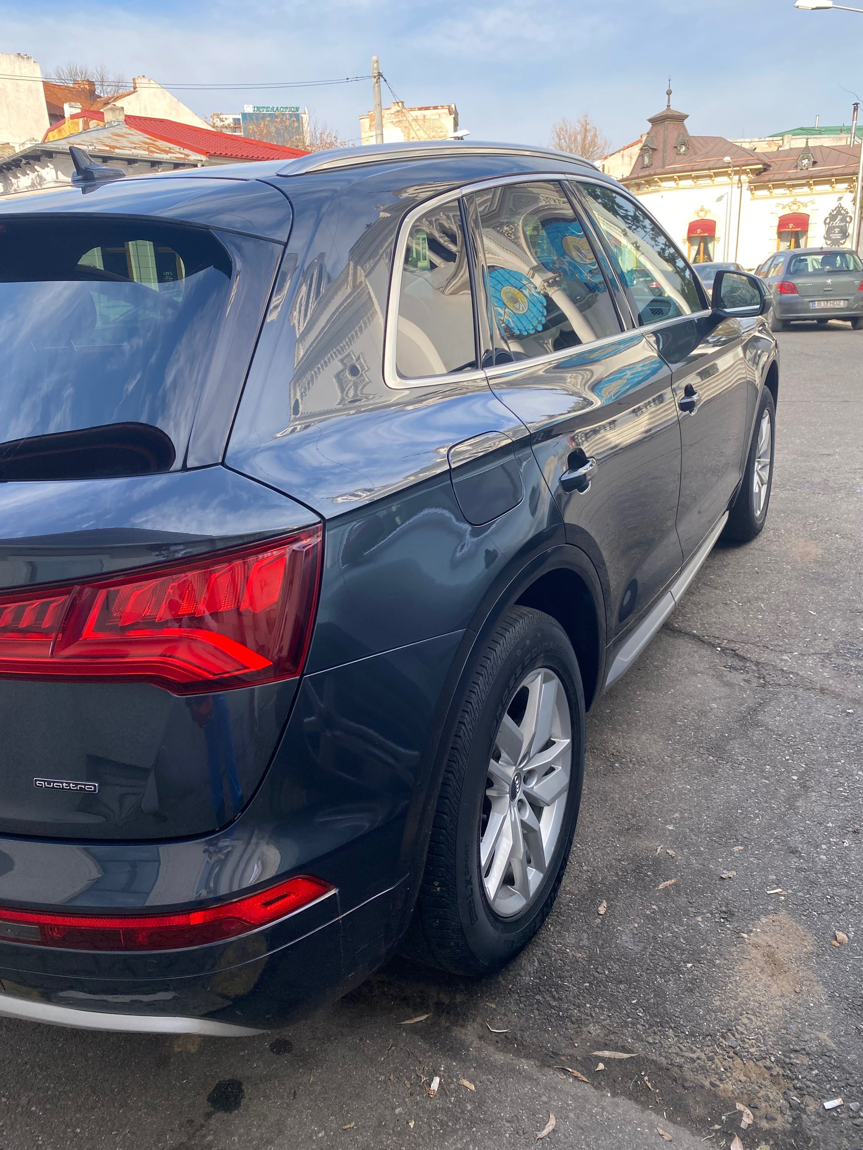 Vând Audi q5 2019