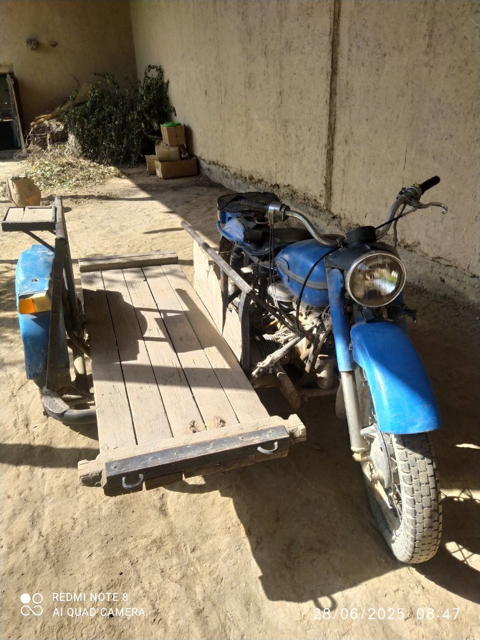 Ural mototsikl sotiladi