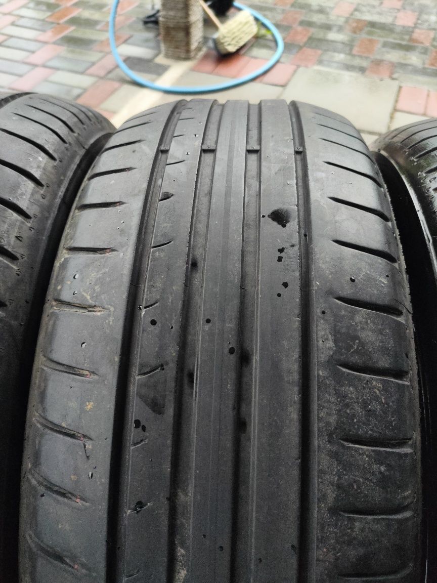 Anvelope vara Dunlop sport response 215 60 16