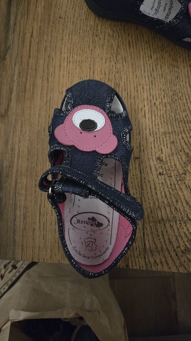 Пантофи за момиче 27номер