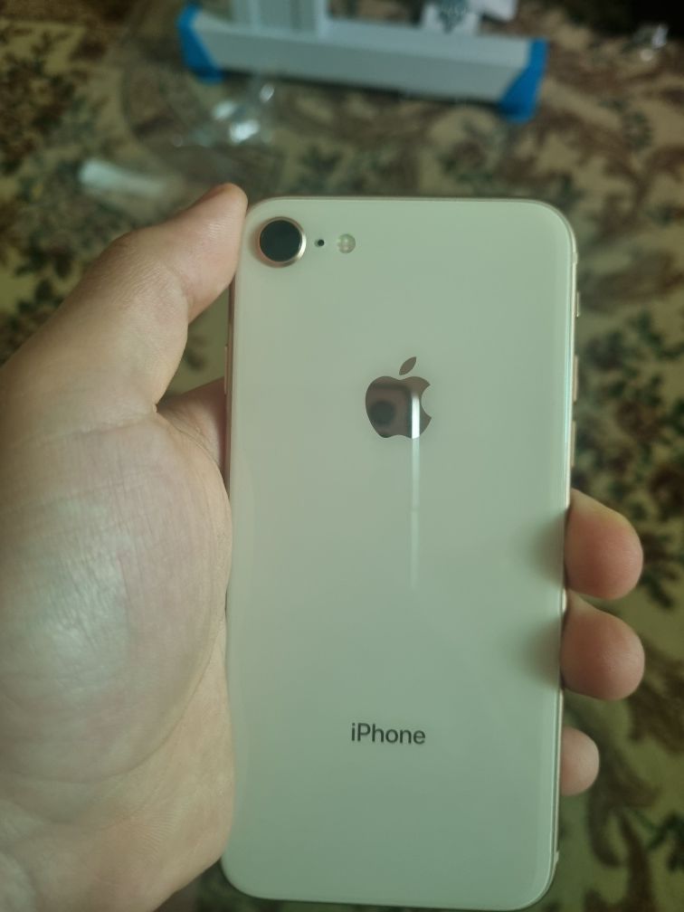 Iphone 8 64tali srochni sotiladi