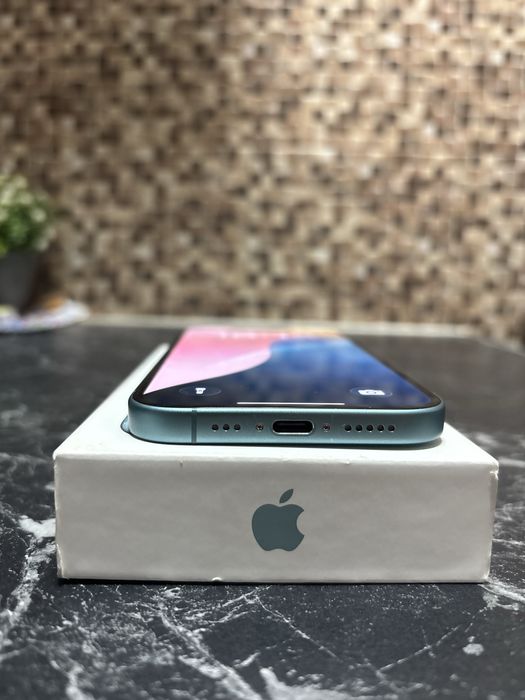 iphone 16 Blue Teal 128GB