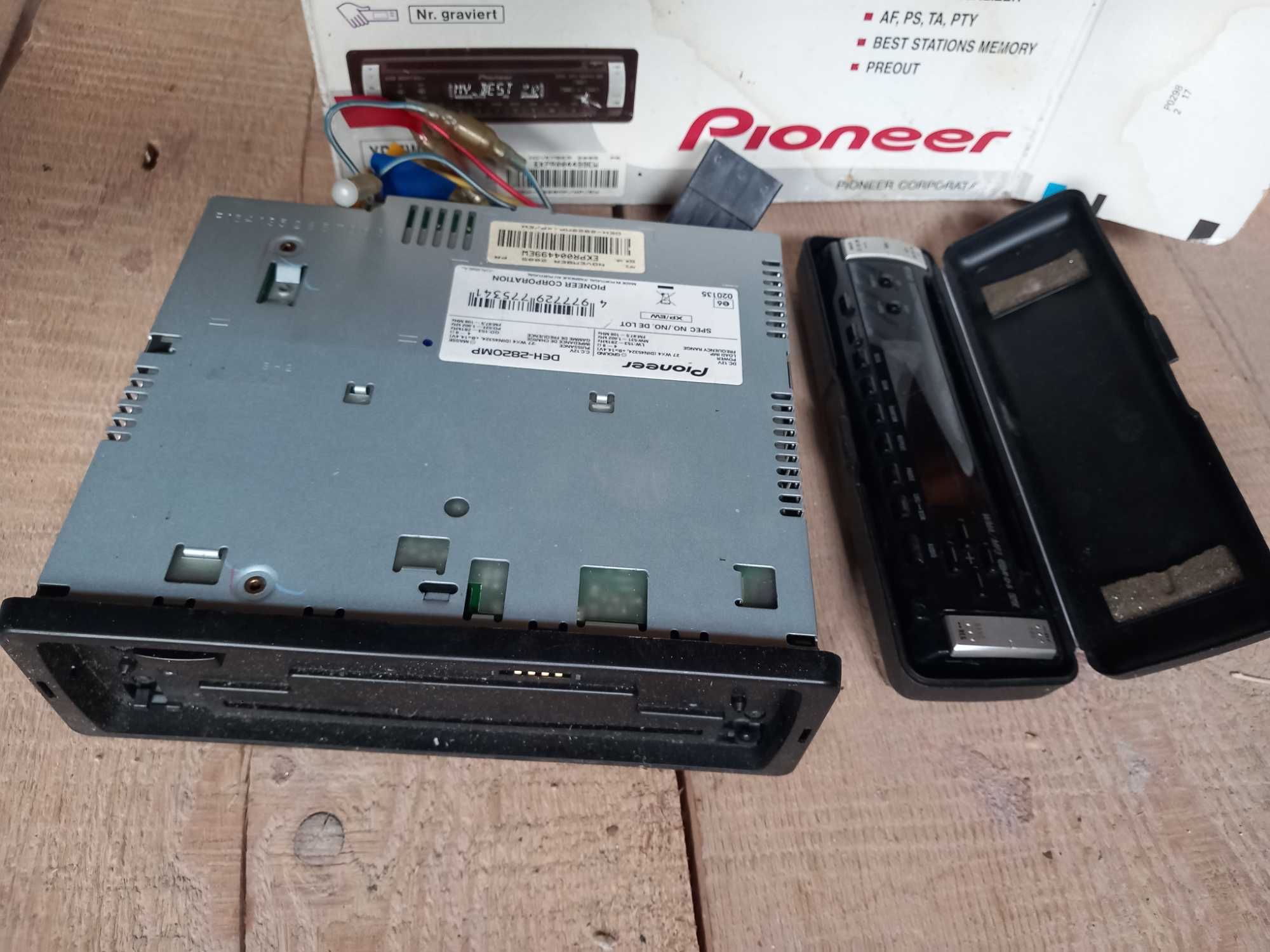 Sistem audio auto Pioneer DEH2820 MP