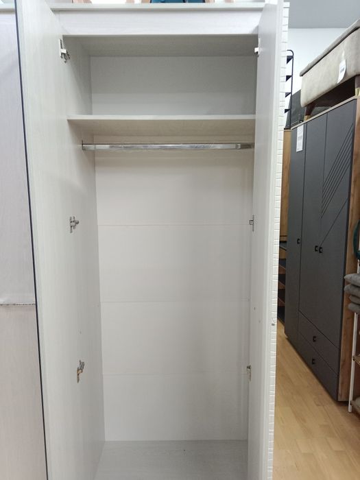 Шкаф "Гамма 20" үйлестірілген 3 есікті күл ағашты ашық түсті