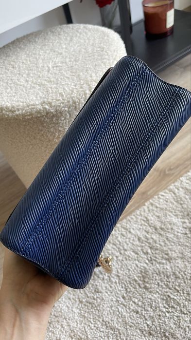 Geanta Louis Vuitton Epi Twist MM Shoulder Bag Indigo