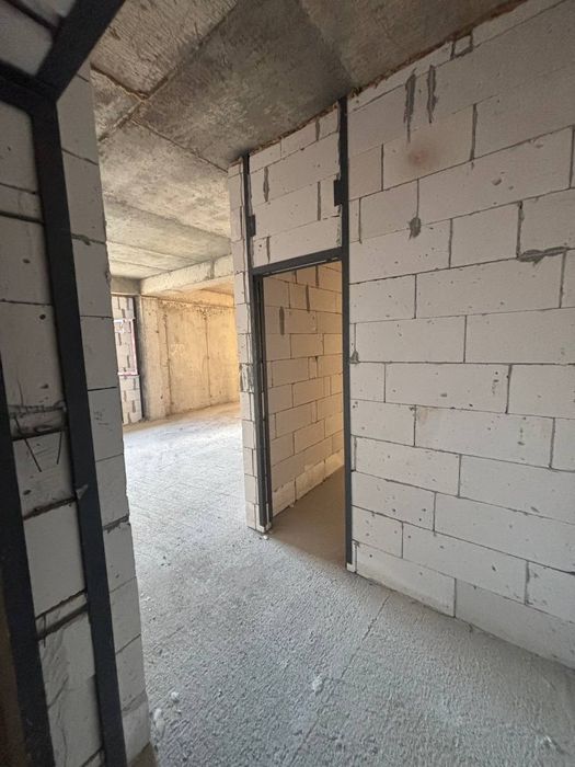 Sky avenue Sergeli 8 navastroyka uy sotiladi