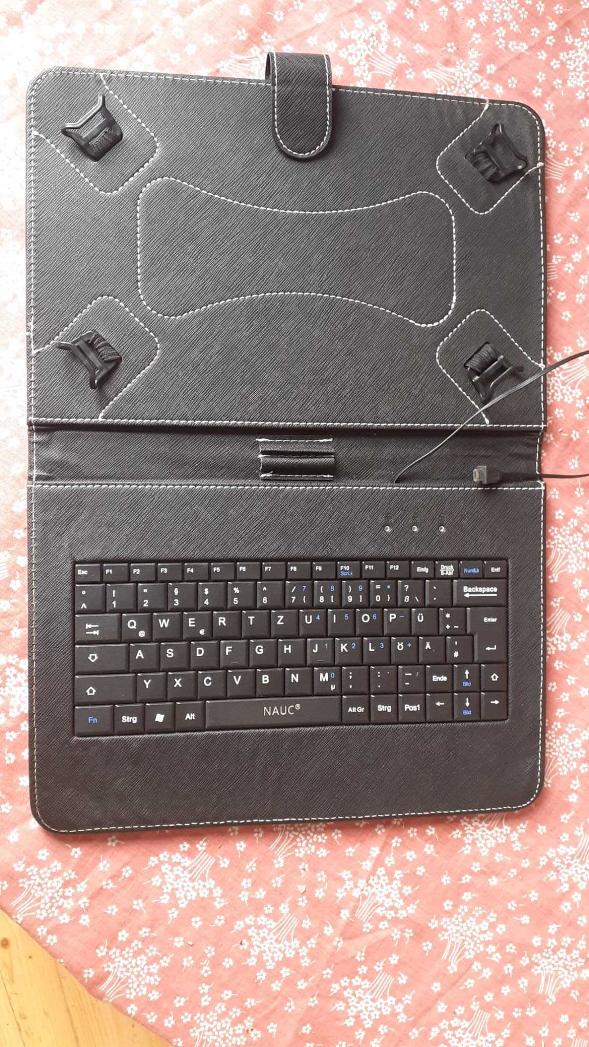 Husa cu tastatura pt tableta