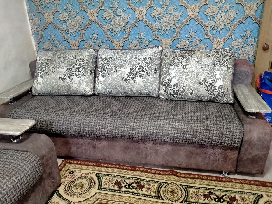 Продам Диван и Кресло в хорошем состоянии