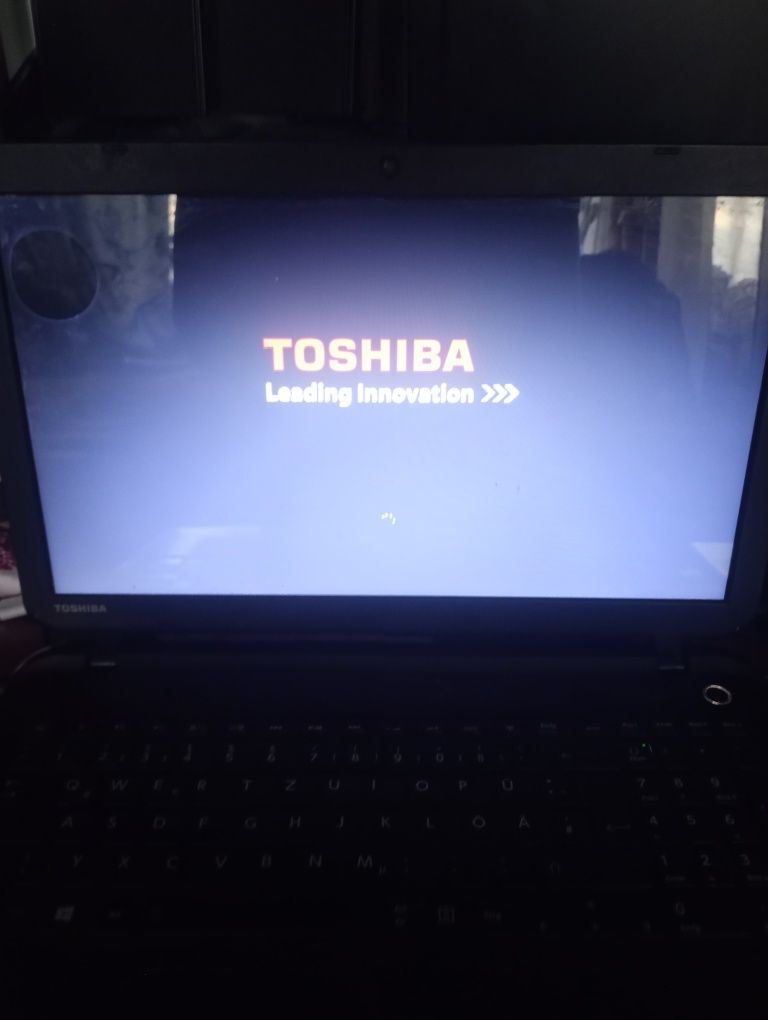 Vând laptop Toshiba satellite c50b