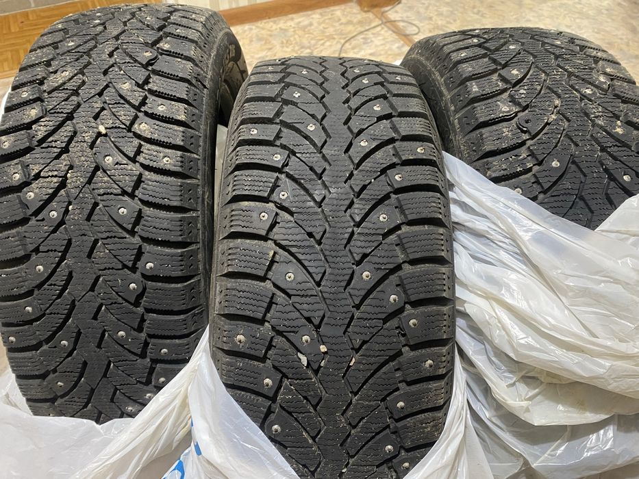 Зимняя резина с шипами formula ice 205/55/ r16 в отличном состоянии .