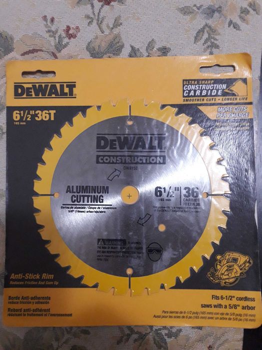 Incarcator acumulatori dewalt nou sau folosit