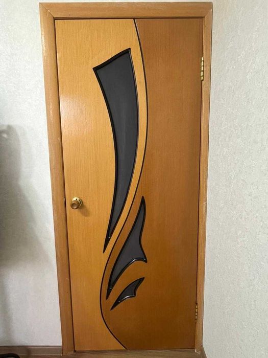 Продам бу двери.Межкомнатны есиктер бар.Состояние жаксы.