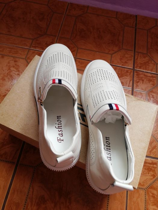 Adidasi piele naturala 43