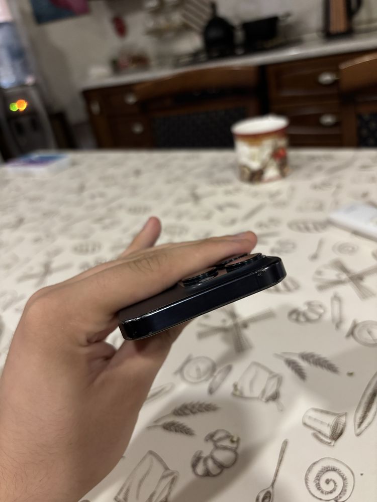 Продаю или обмен на TANK 150 скутер срочно Iphone 15 Pro