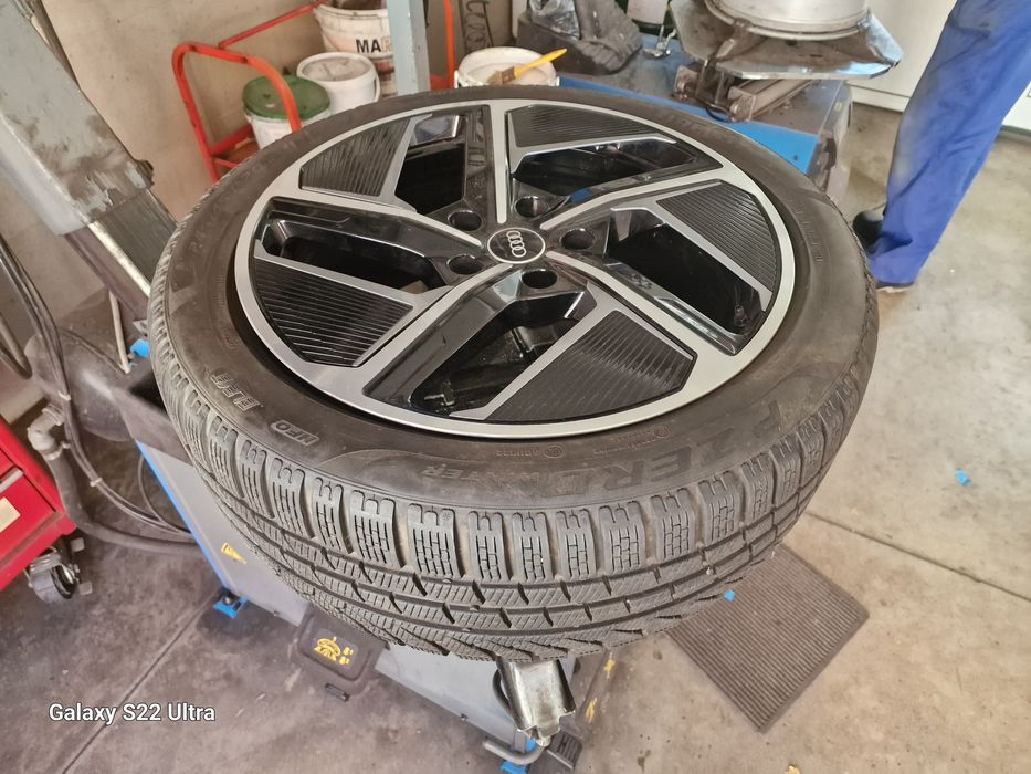 285 40 20 Pirelli 245 45 20 Sport packet