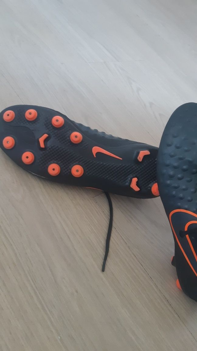 Papuci Nike de fotbal originali negru
