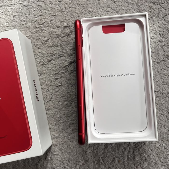 iPhone 11 64GB Product red