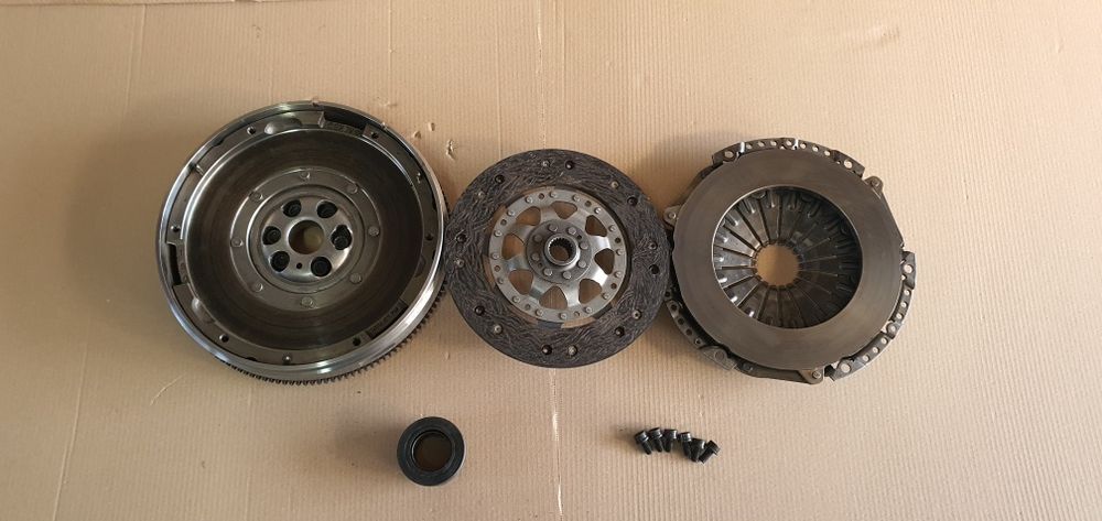 Kit ambreiaj volanta sachs 1.9 tdi BRB BKE AWX audi a4 b7 audi a4 b6