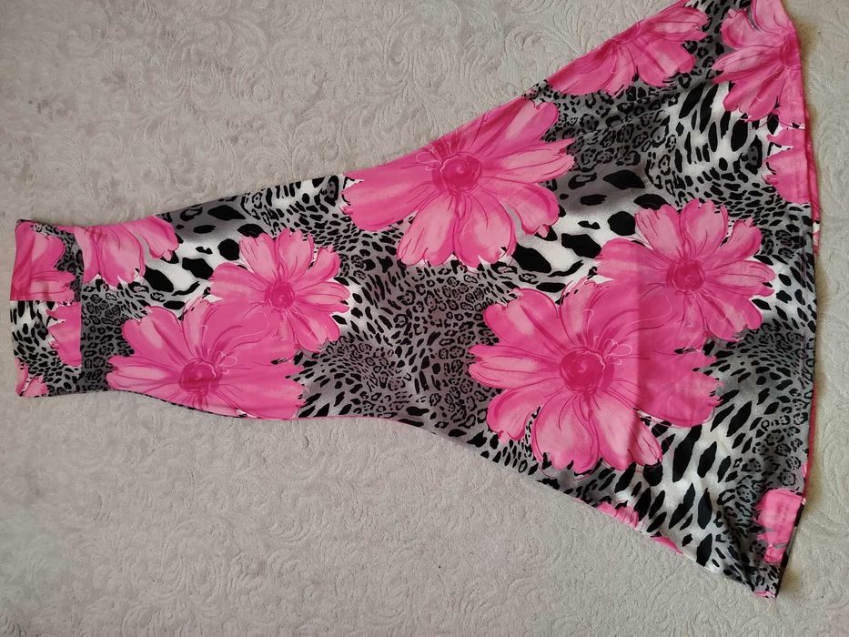 Рокля вталена, дълга