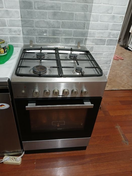 Продам газ плиту