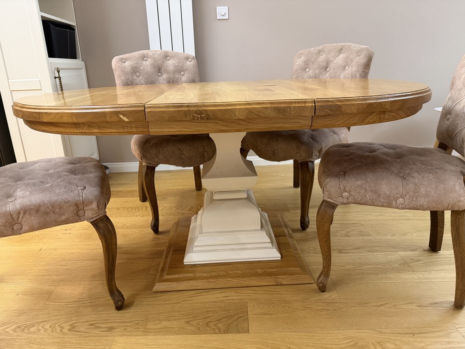 Дървена маса масив с 4 или 5 стола