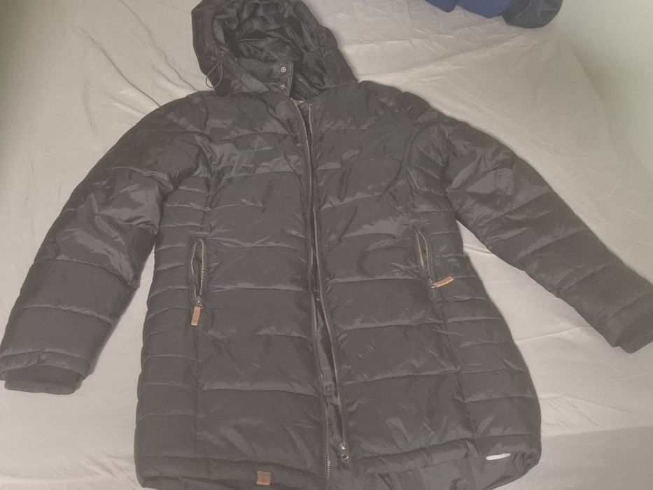 Продават се дамски якета