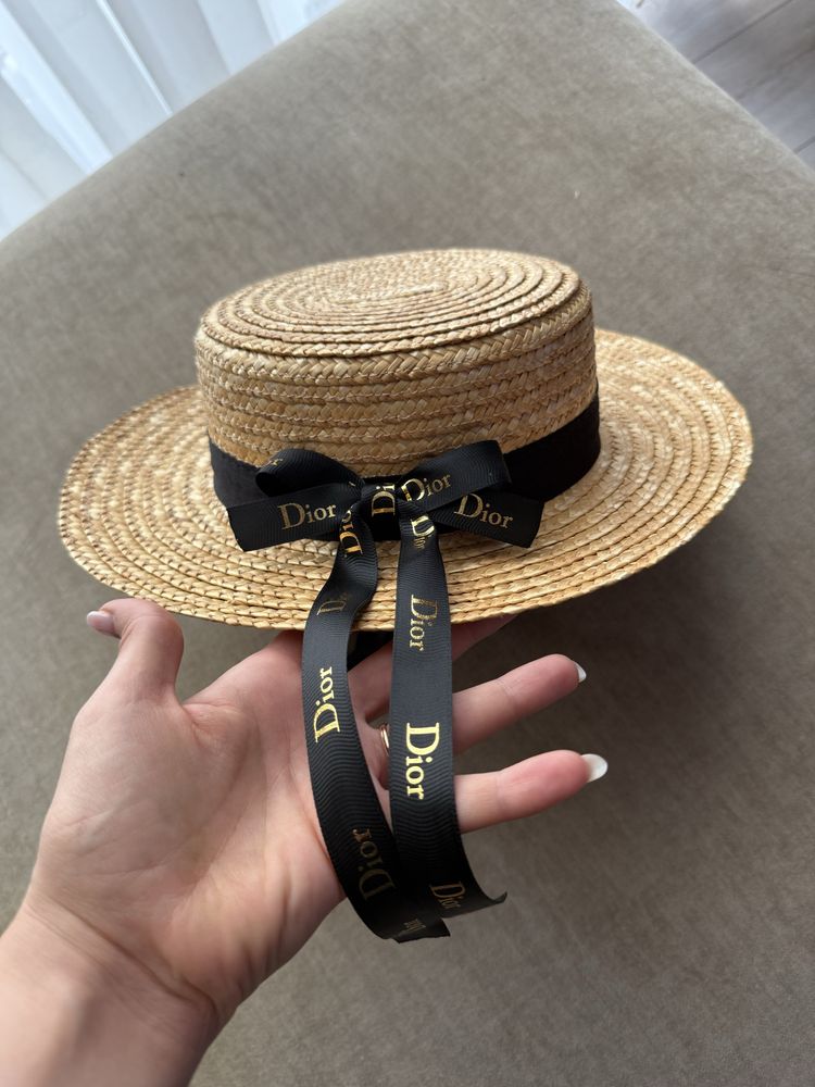 Fundiță DIOR broșă accesoriu geanta tricou pantofi fundă păr