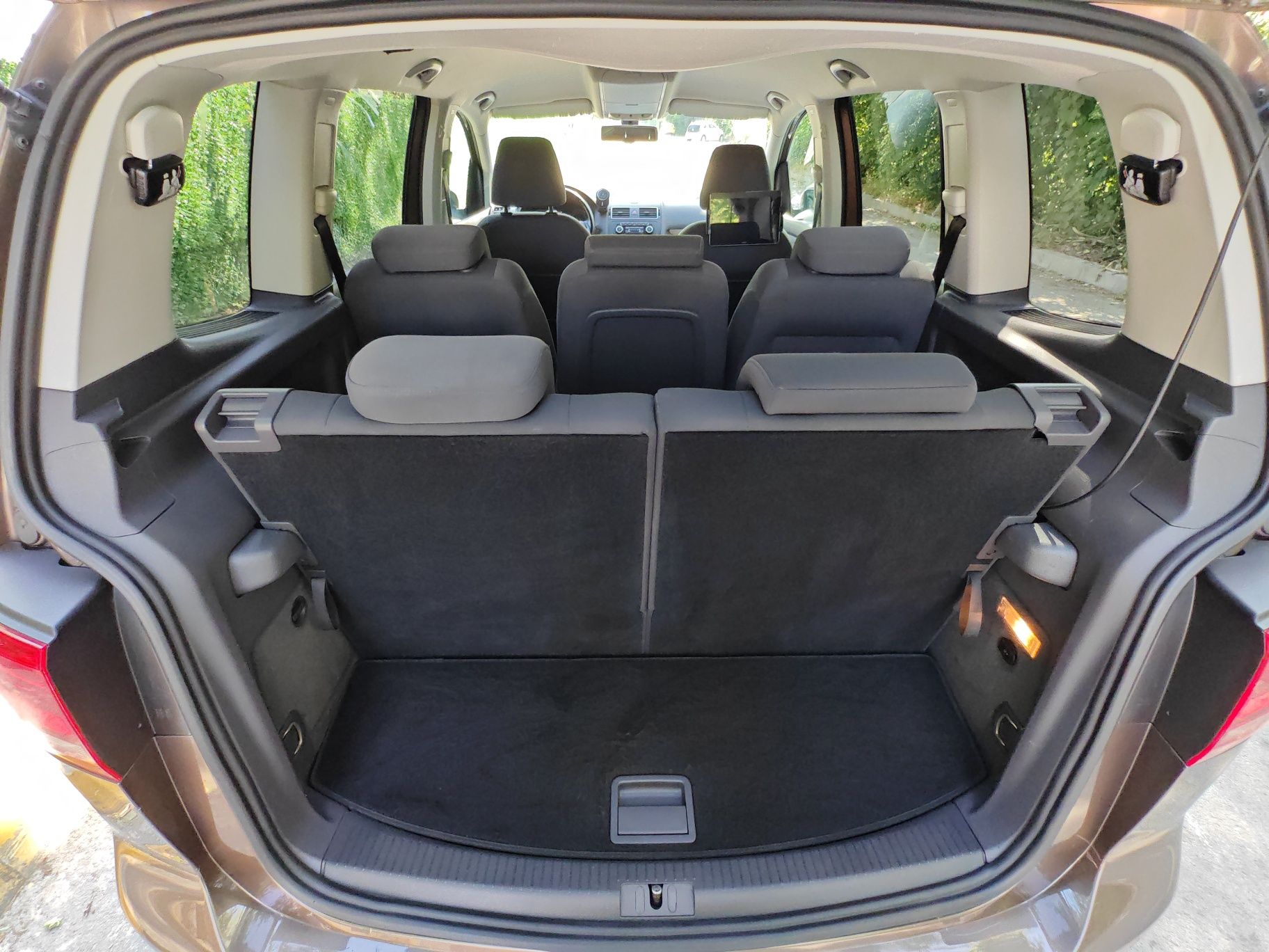 Volkswagen Touran / 2.0 diesel / automat / 7  locuri / Cross