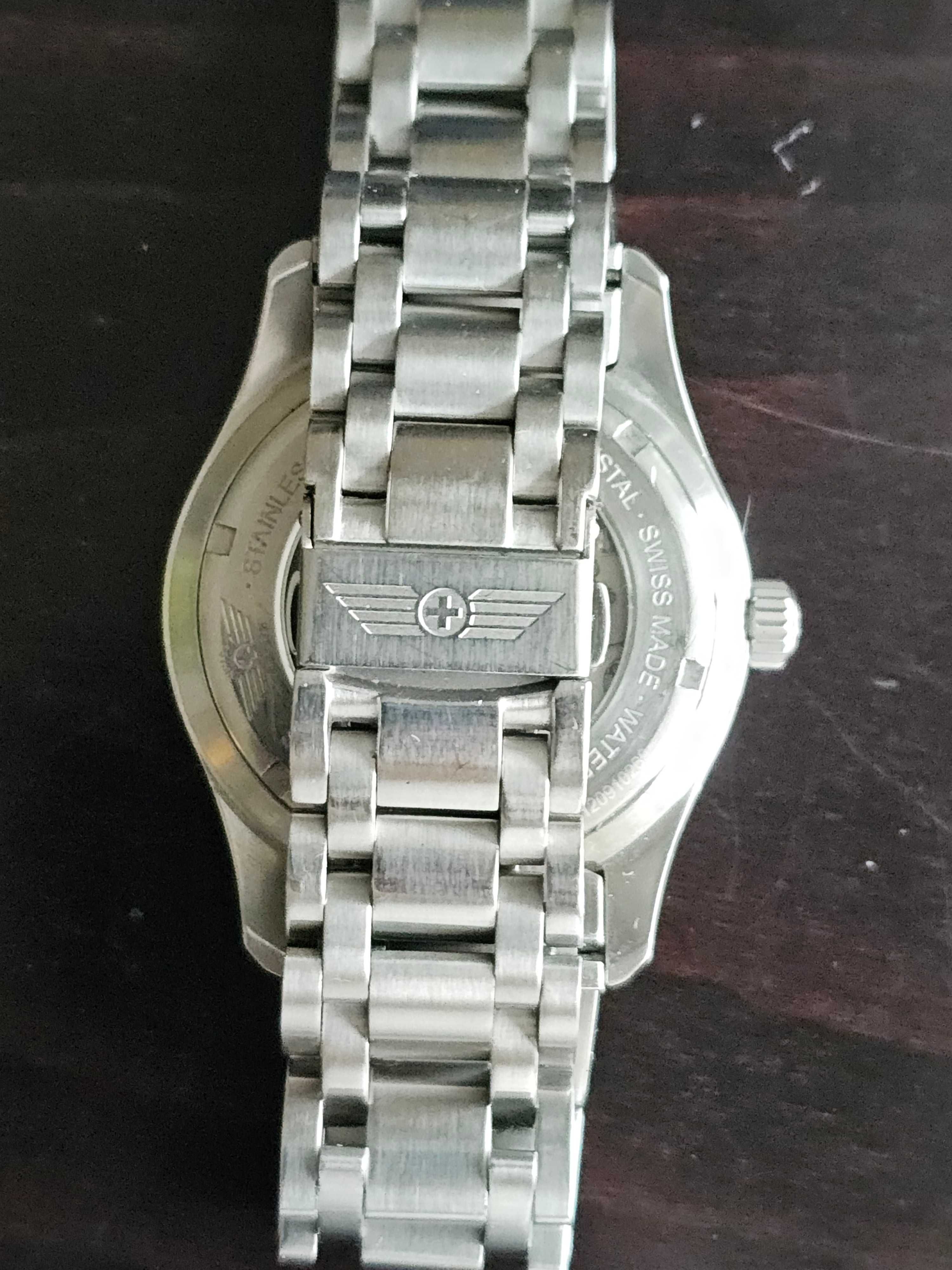 Часовник Victorinox