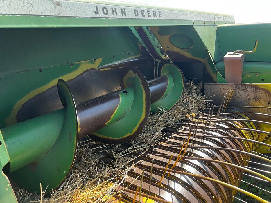 Presa balotat John Deere 332
