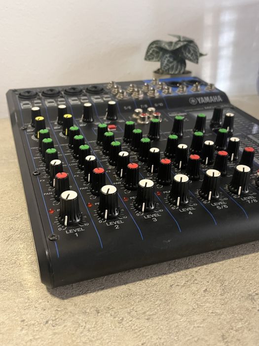 Vand mixer audio Yamaha MG10XU
