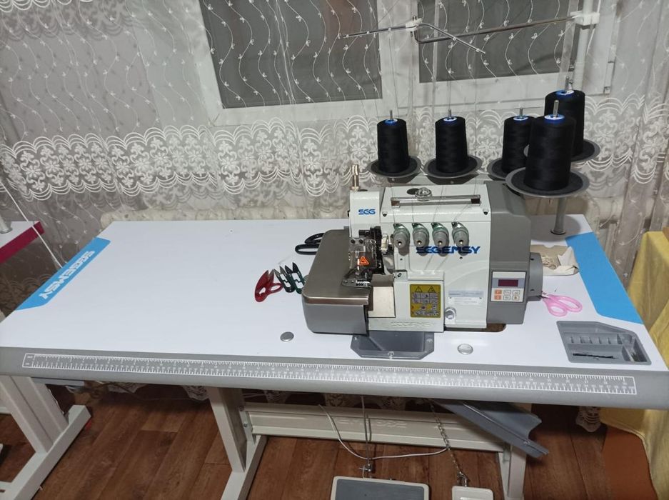 Машинка, утюг и маникен