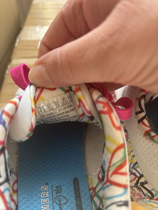 Adidasi Skechers 33